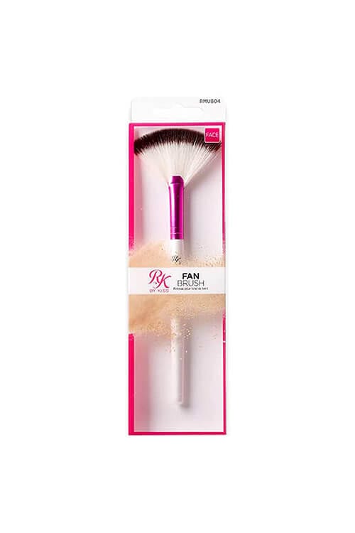 Ruby Kisses Fan Brush - RMUB04